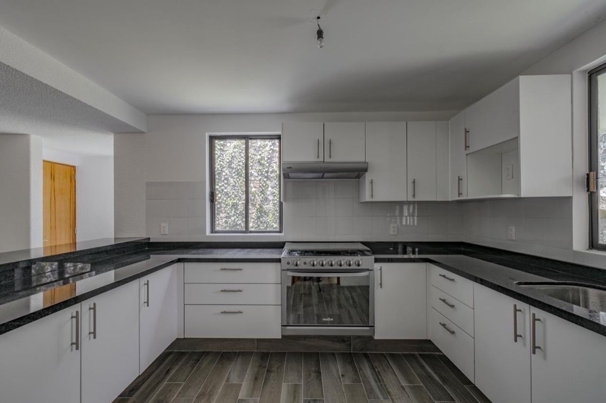 6 of 18: Cocina integral 