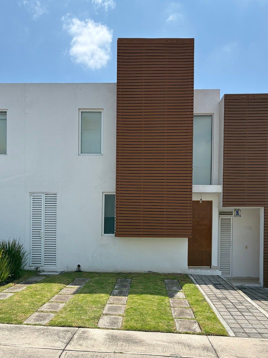 Furnished and equipped house, photo 1 of 37