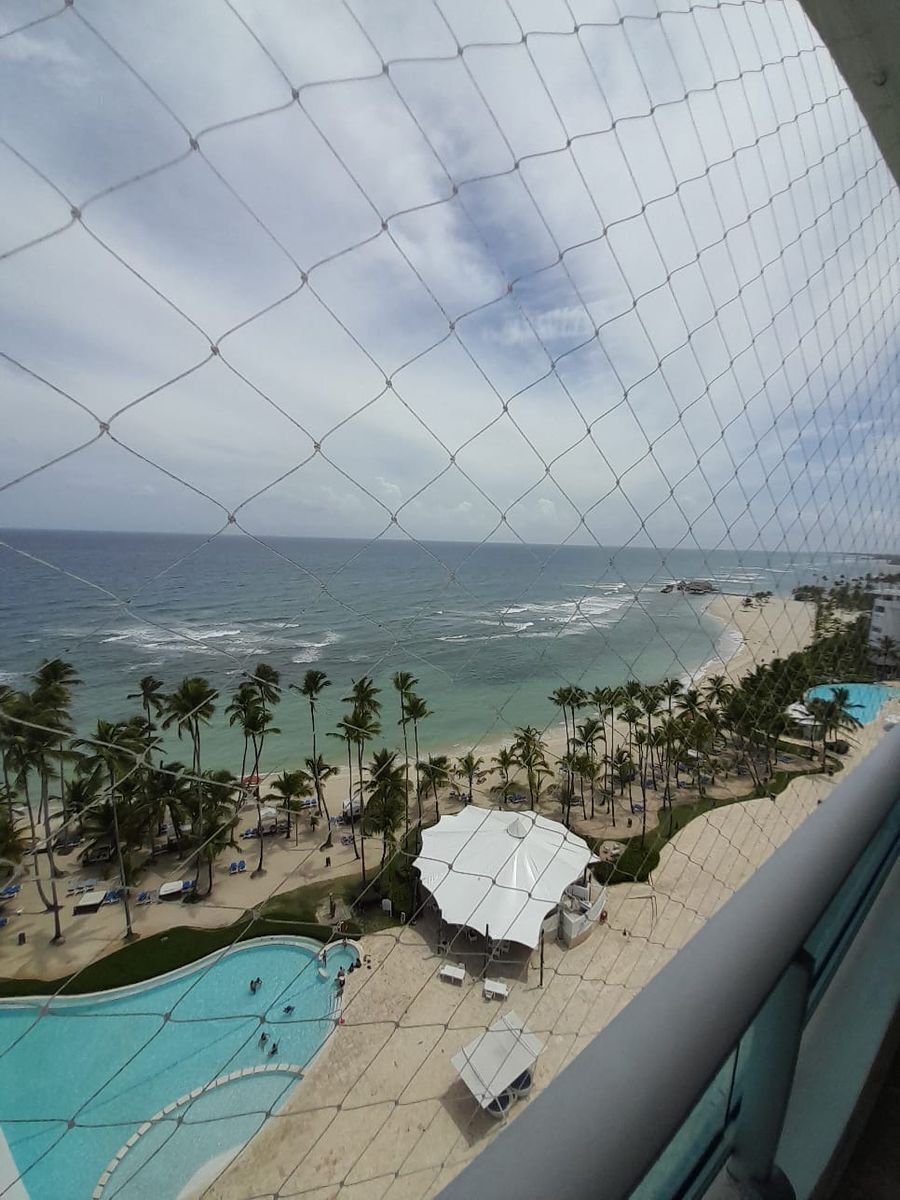 3 de 12: balcón con vista al mar