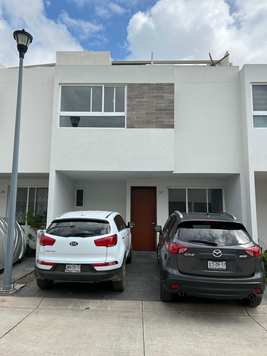 CASA EN RENTA RESIDENCIAL LA AVELLANA ZAPOPAN, foto 1 de 16