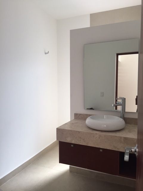 BAÑOS, foto 24 de 25
