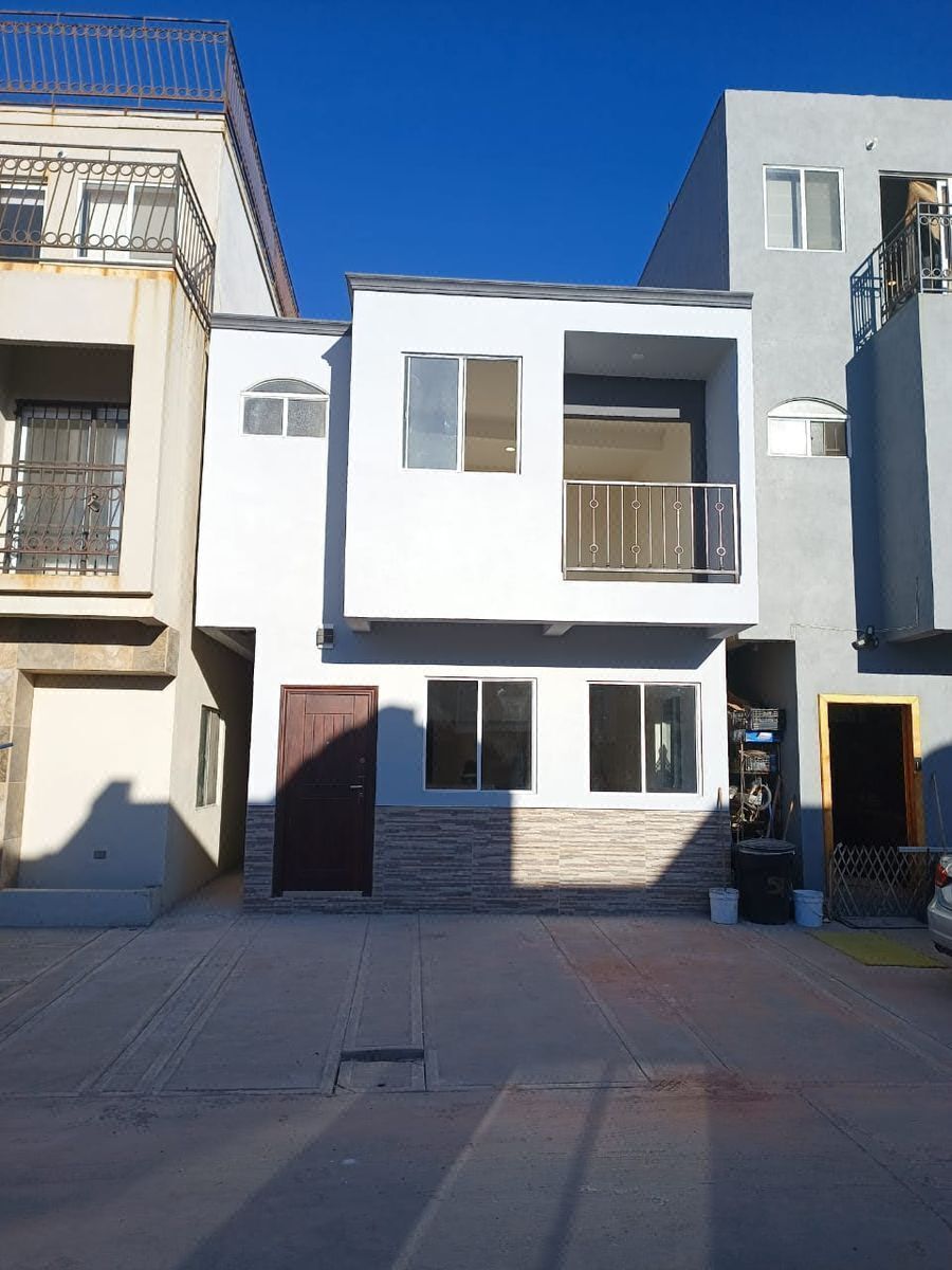 House a Few Steps From The Beach/Casa a Unos Pasos De La Playa