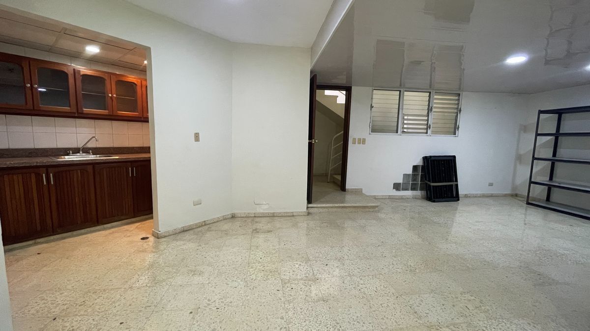 27 de 29: Cocina cuarto del sótano
