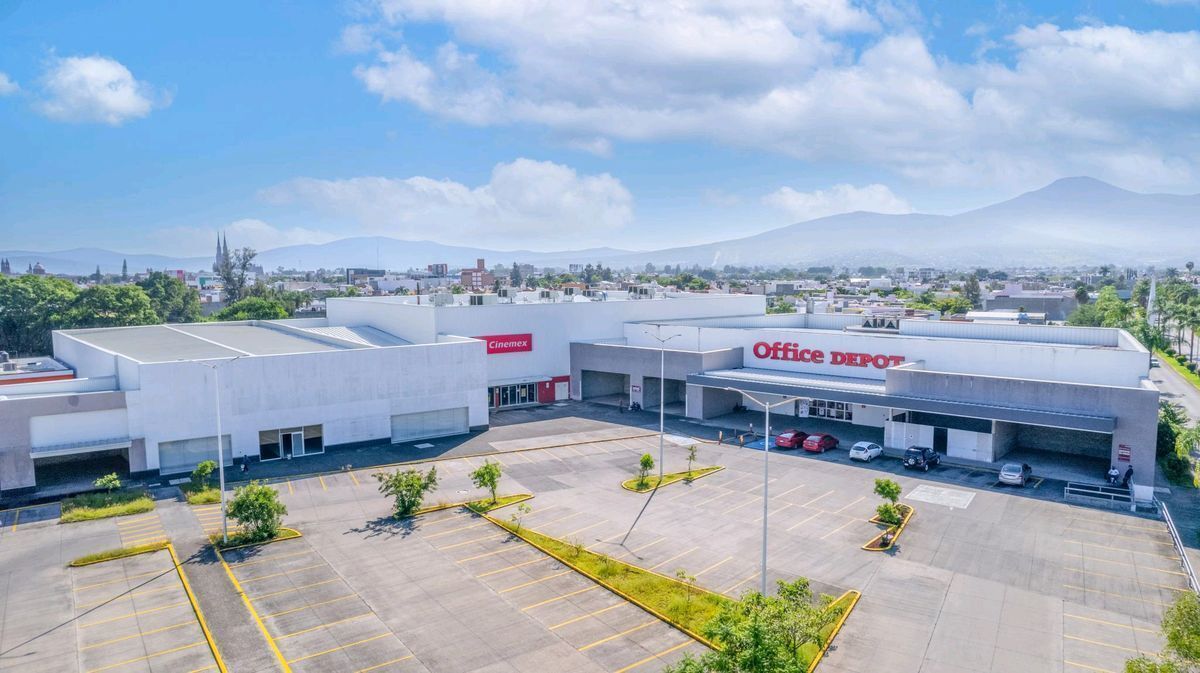 LOCALES COMERCIALES EN RENTA EN PLAZA ZAMORA MICHOACAN