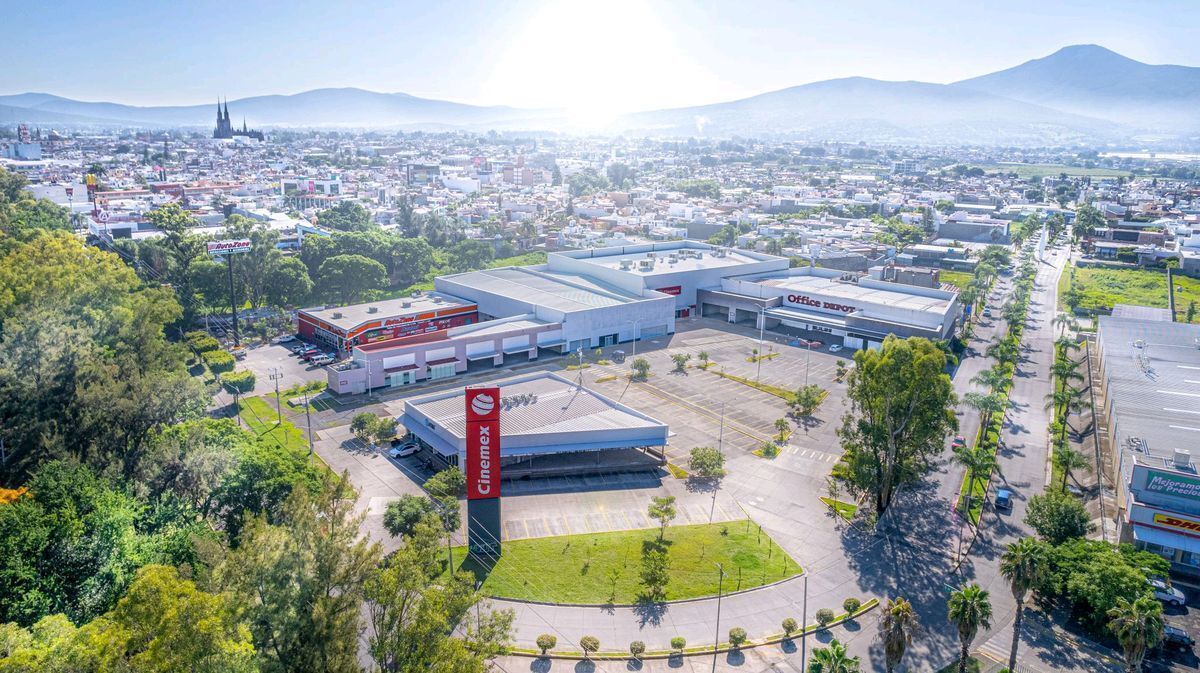 LOCALES COMERCIALES EN RENTA EN PLAZA ZAMORA MICHOACAN