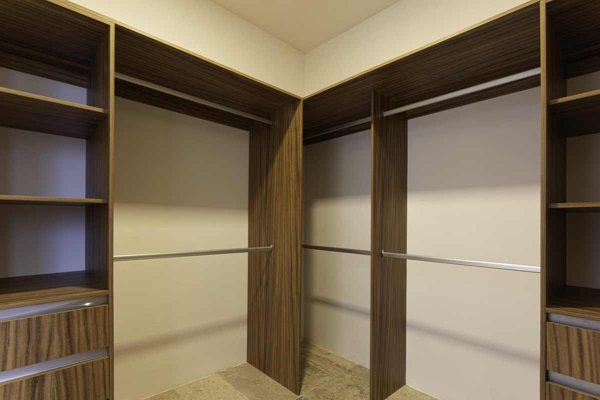 10 of 18: Closet Habitación Principal
