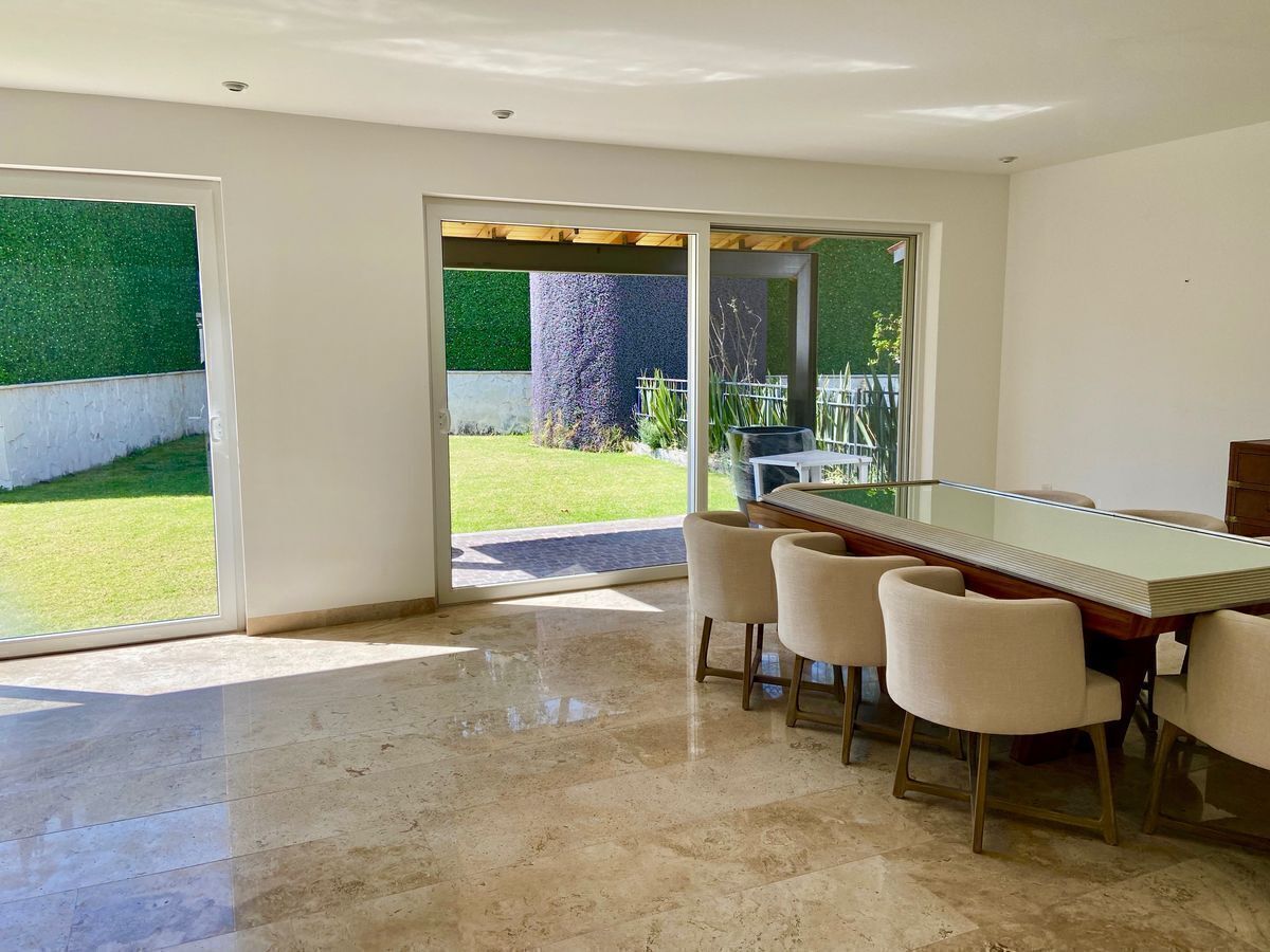 RESIDENCIA EN VENTA EN EL CLUB HIPICO BALVANERA, QUERETARO