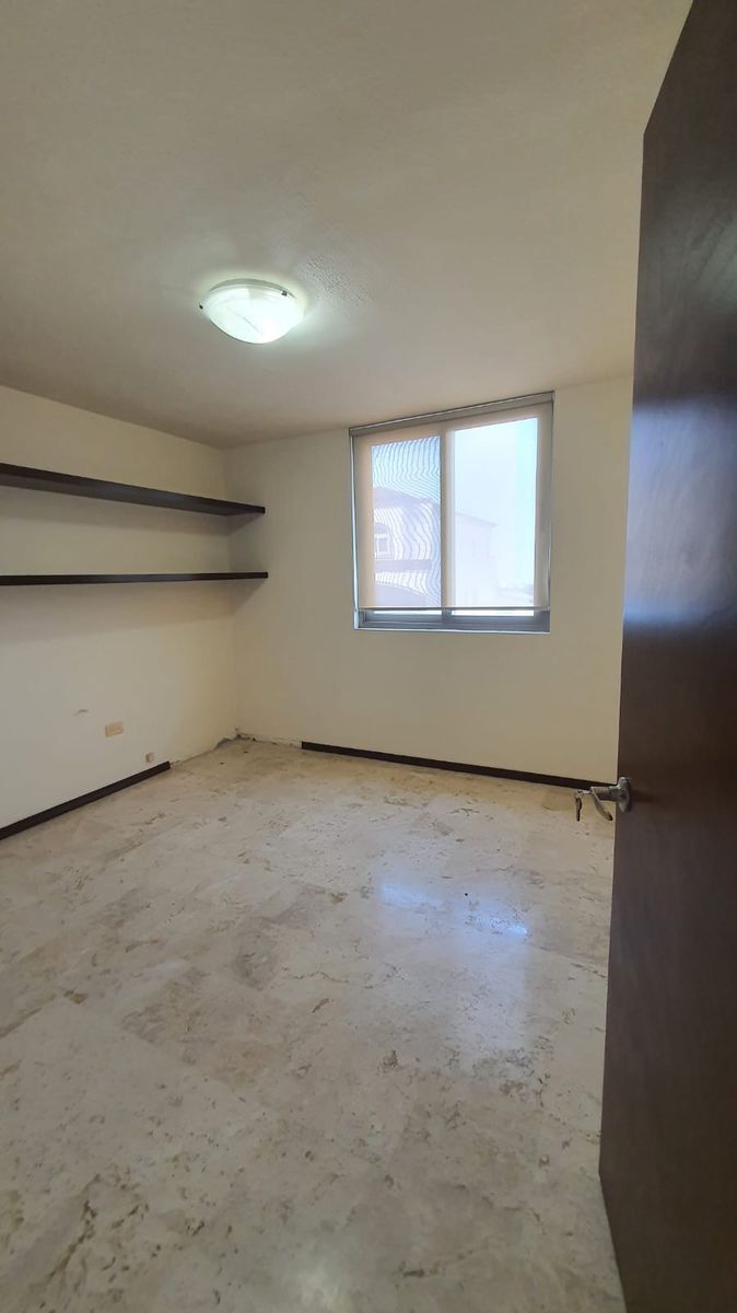 45 de 50: ESTUDIO/OFICINA