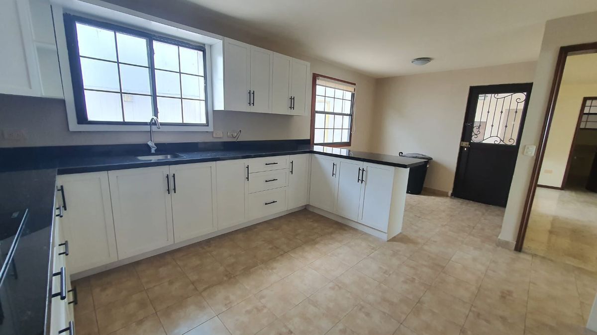 14 de 50: COCINA INTEGRAL NUEVA CON PARRILLA