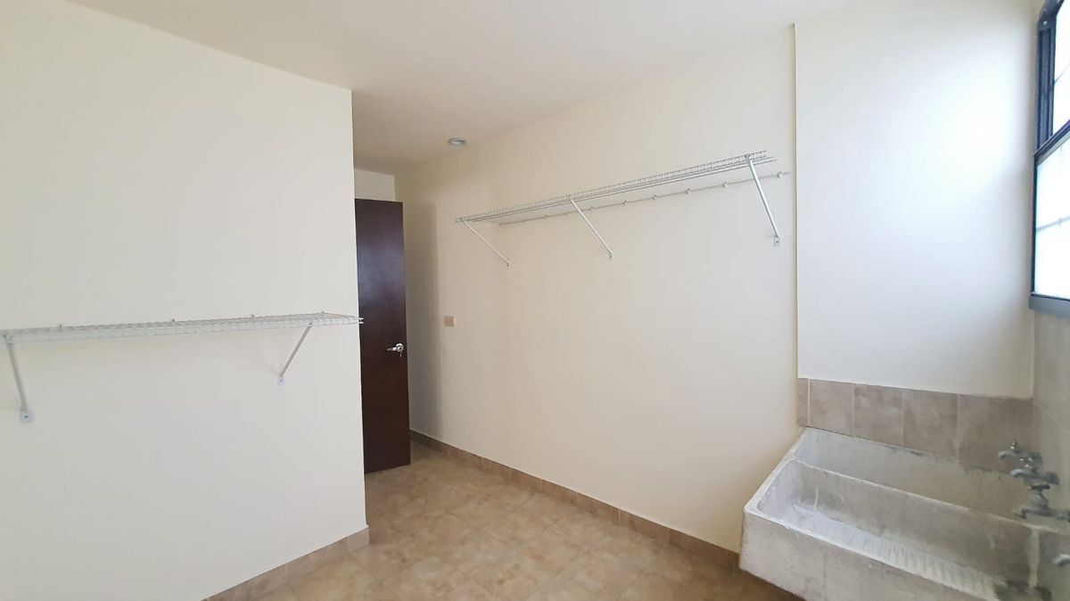 43 de 50: CUARTO DE LAVANDERIA