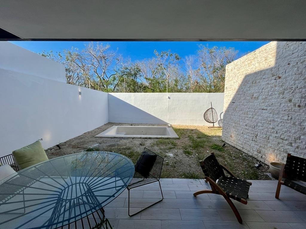 25 de 47: Terraza Posterior Techada