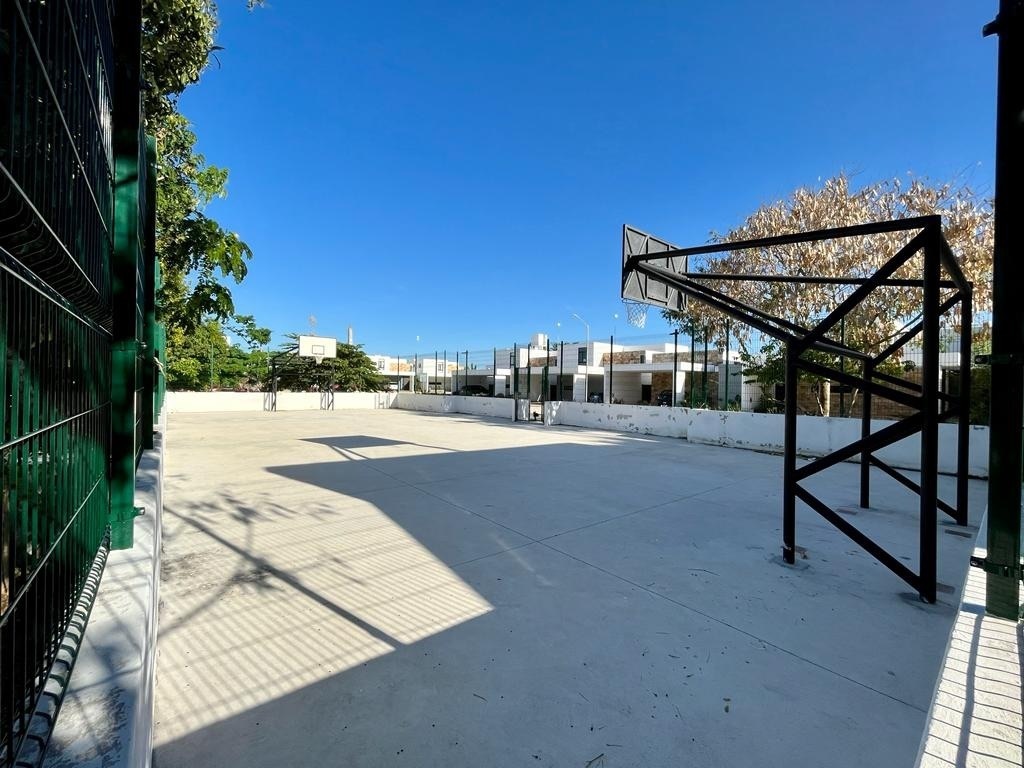 46 de 47: Cancha de Usos Multiples