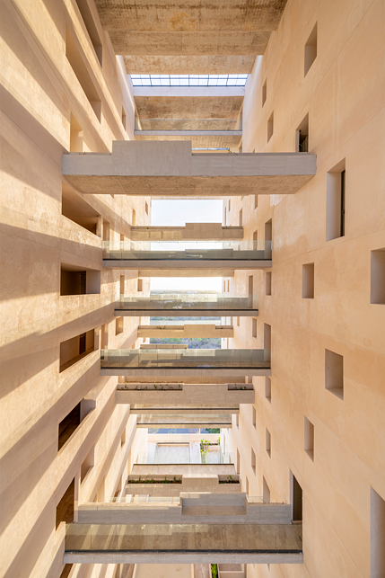 10 de 16: Fachada Interior