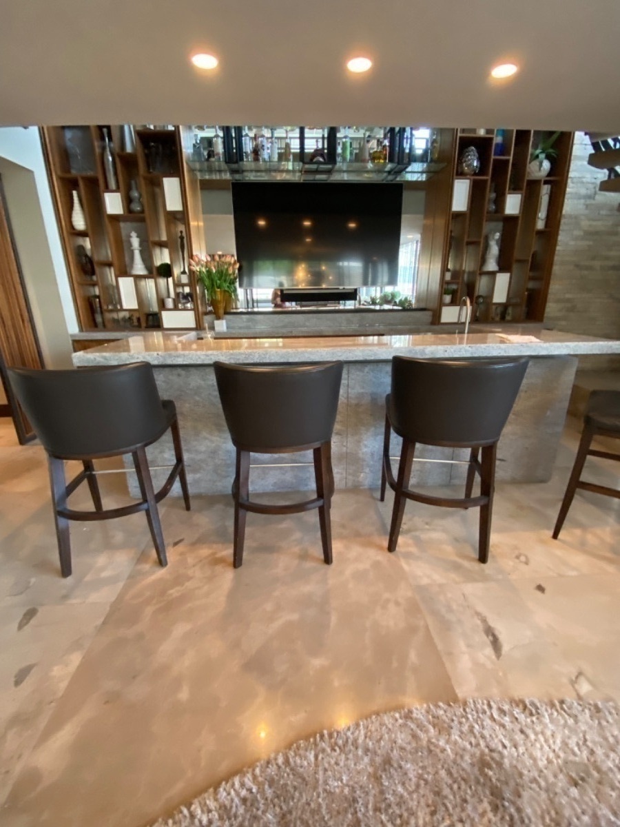 8 de 19: bar