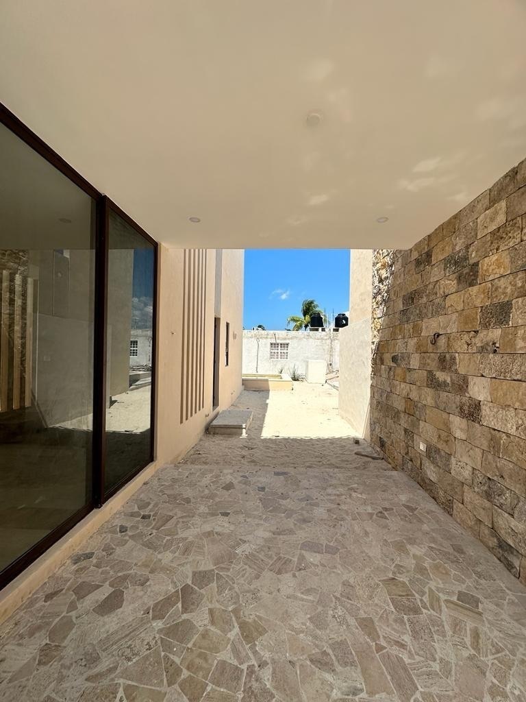 3 de 21: Sala exterior