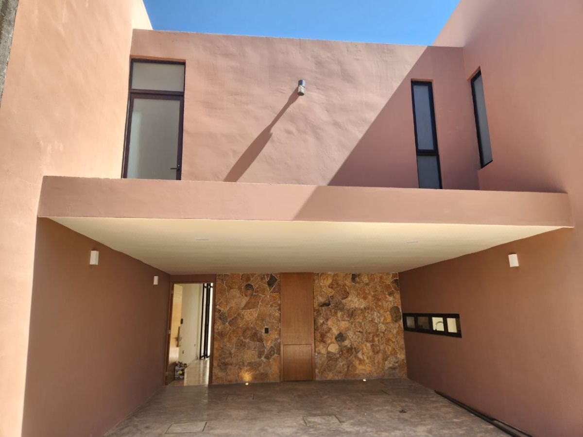 Villa en Venta a Minutos de Plaza la Isla en Temozón 30-30, Mérida
