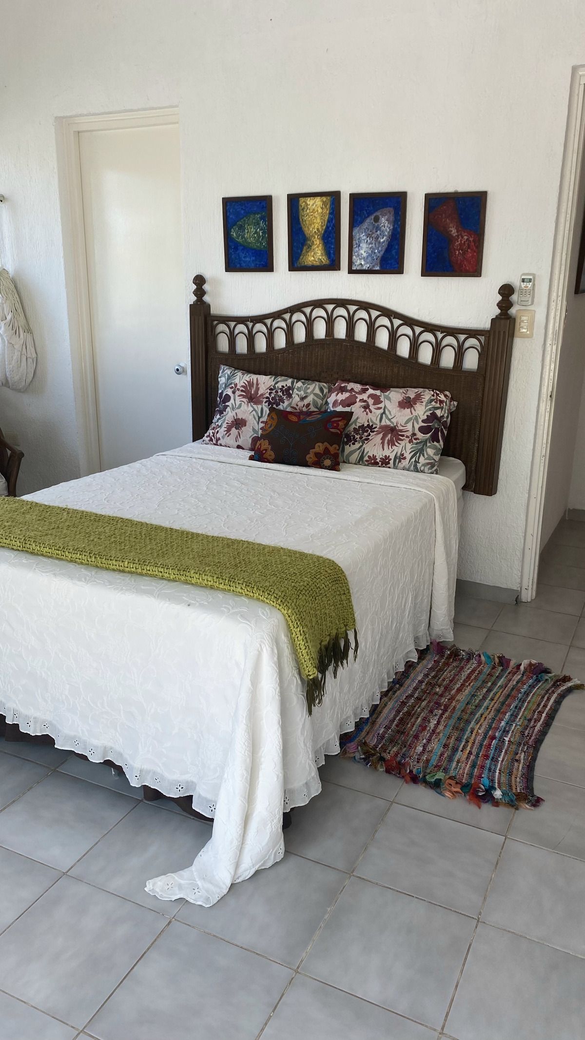 31 de 35: Recamara 2 con cama matrimonial con closet y baño