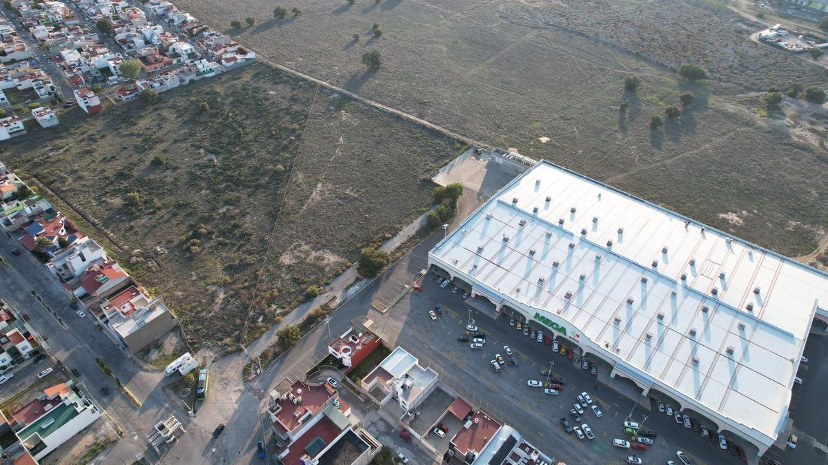 5 de 8: Toma aérea de ubicación de propiedad.