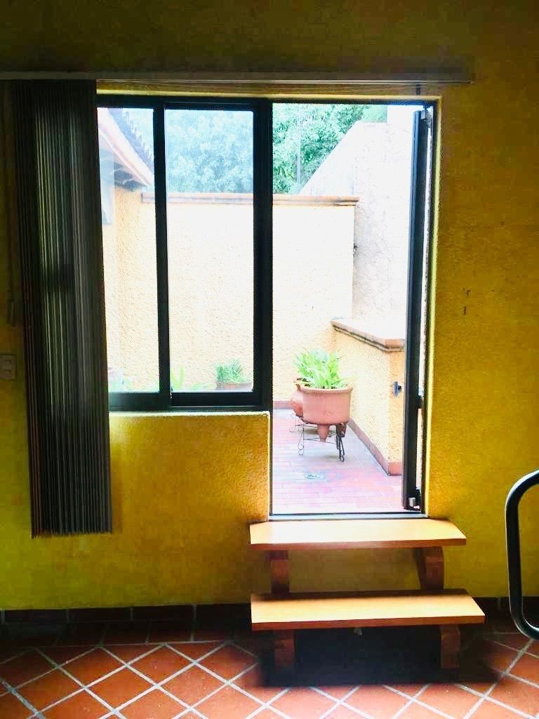 27 of 38: Terraza del tercer nivel saliendo de la cuarta recámara