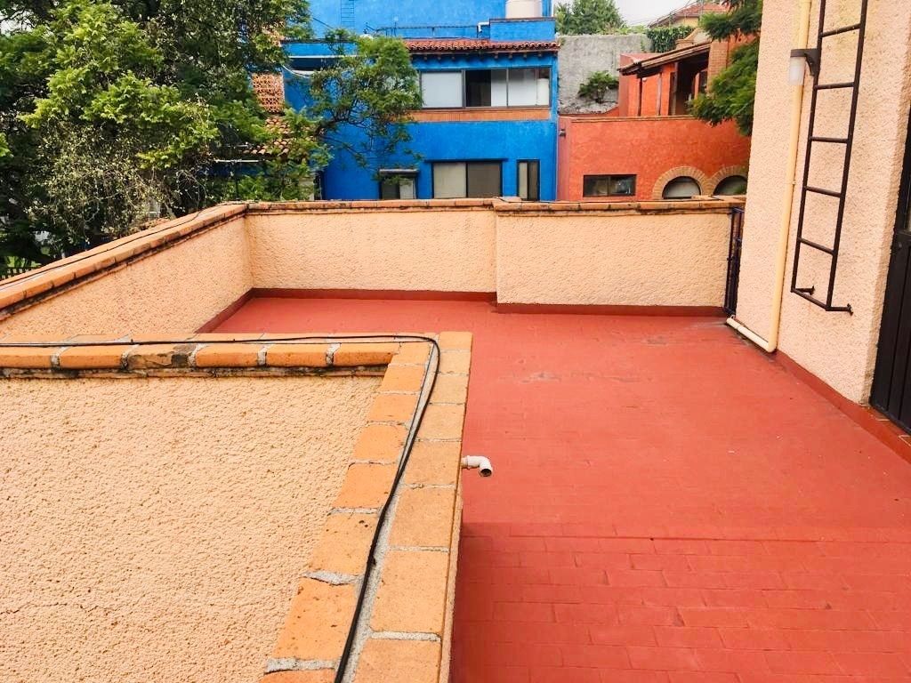 31 of 38: Terraza del tercer nivel saliendo de la cuarta recámara