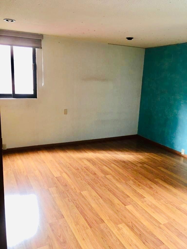 13 of 38: Primera recámara secundaria con clóset