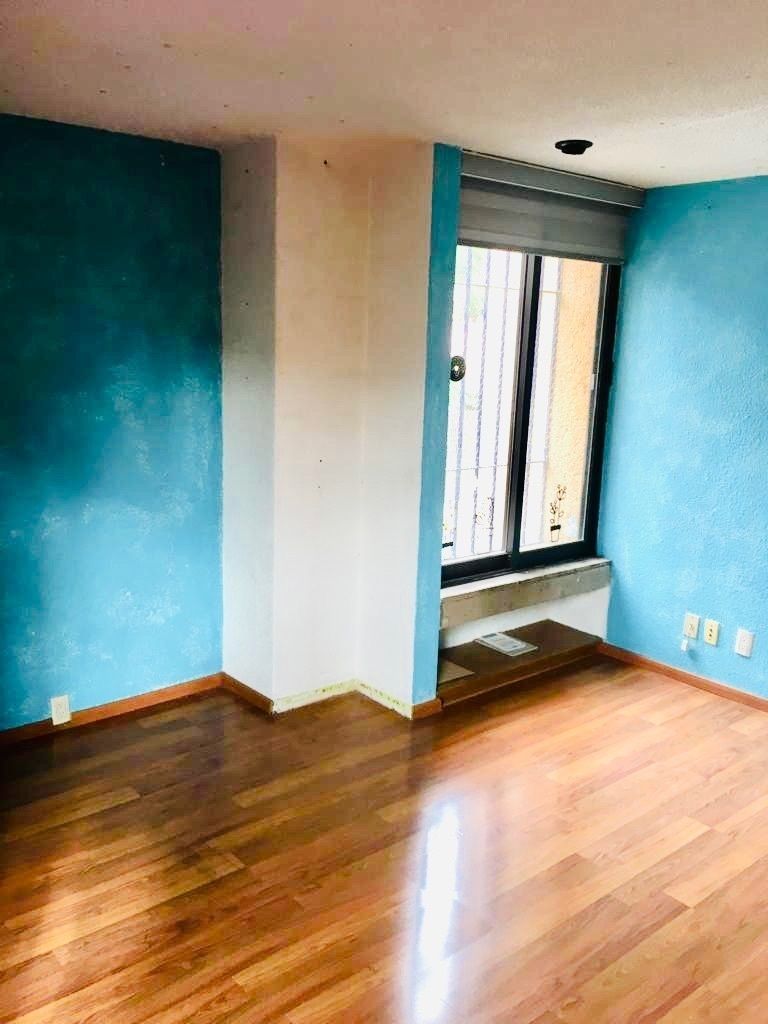 14 of 38: Primera recámara secundaria con clóset