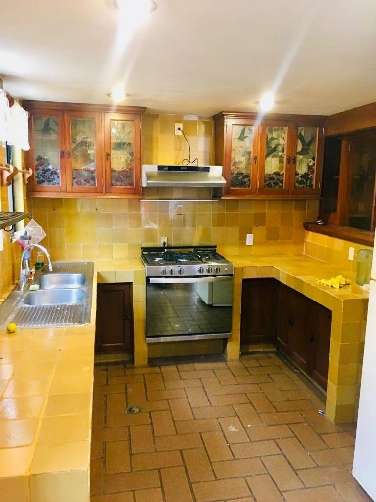 8 of 38: Cocina integral colonial mexicana