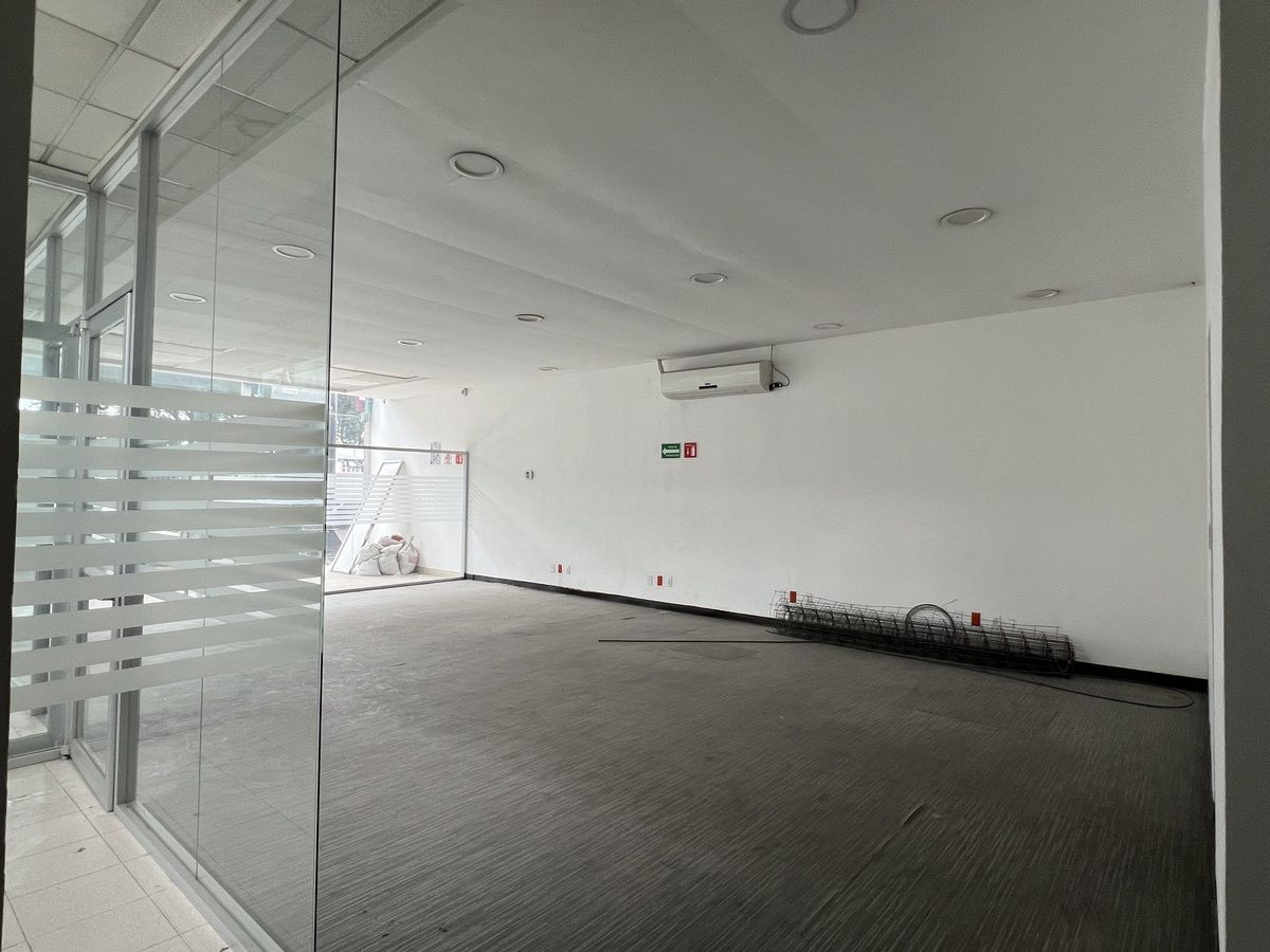 Retail Space in Valle Dorado, Tlalnepantla de Baz, photo 2 of 9