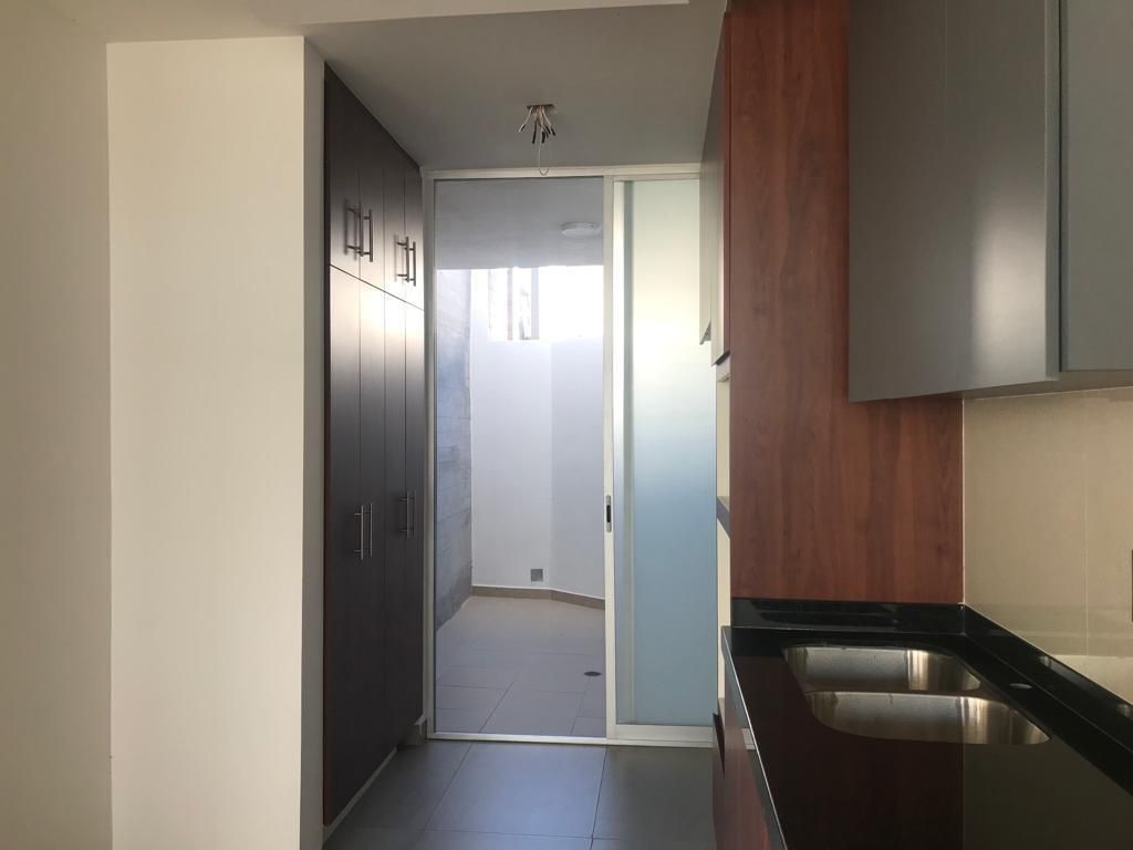 19 of 33: COCINA EQUIPADA CON ALACENA