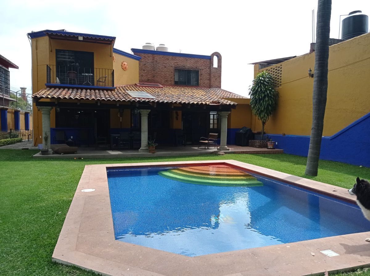 CASA EN RANCHO CORTES CON ALBERCA