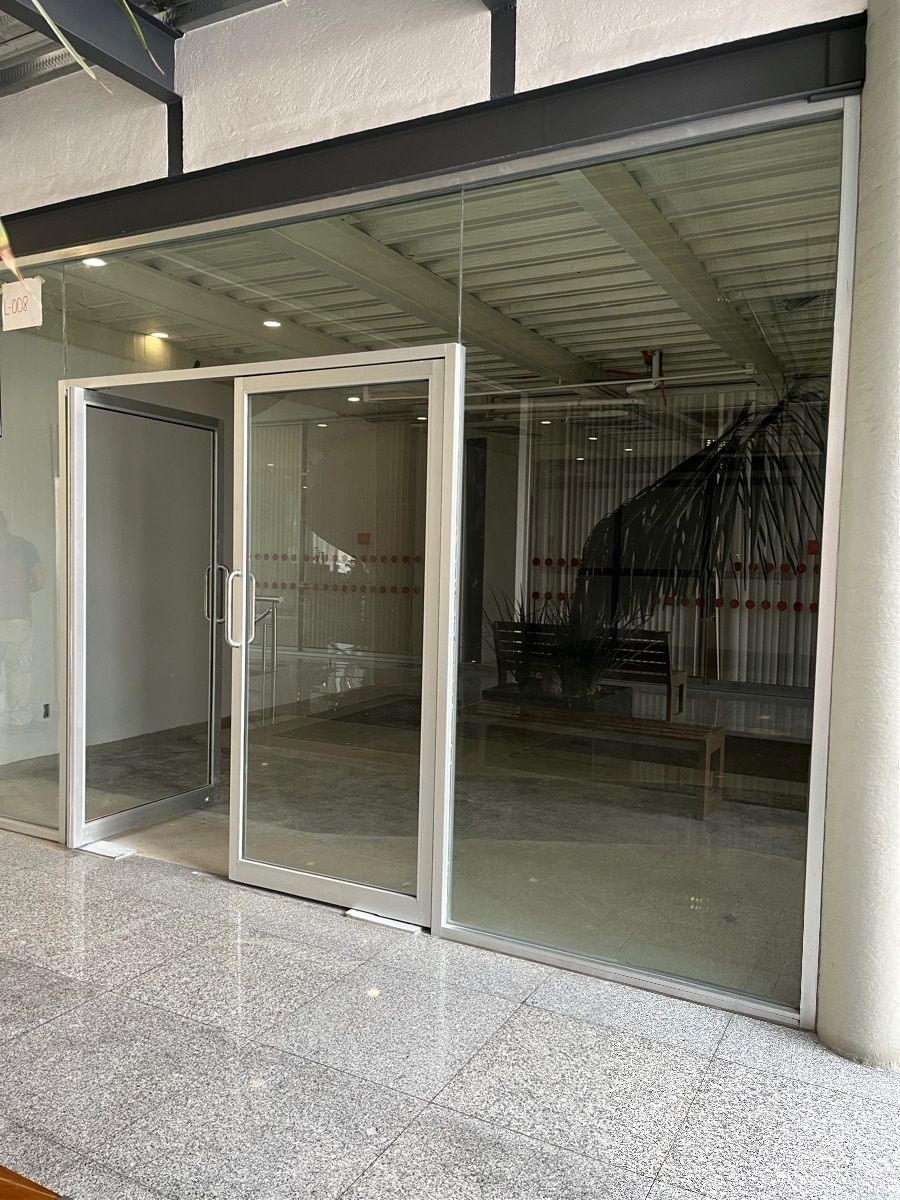 7 de 7: Local 64mts2