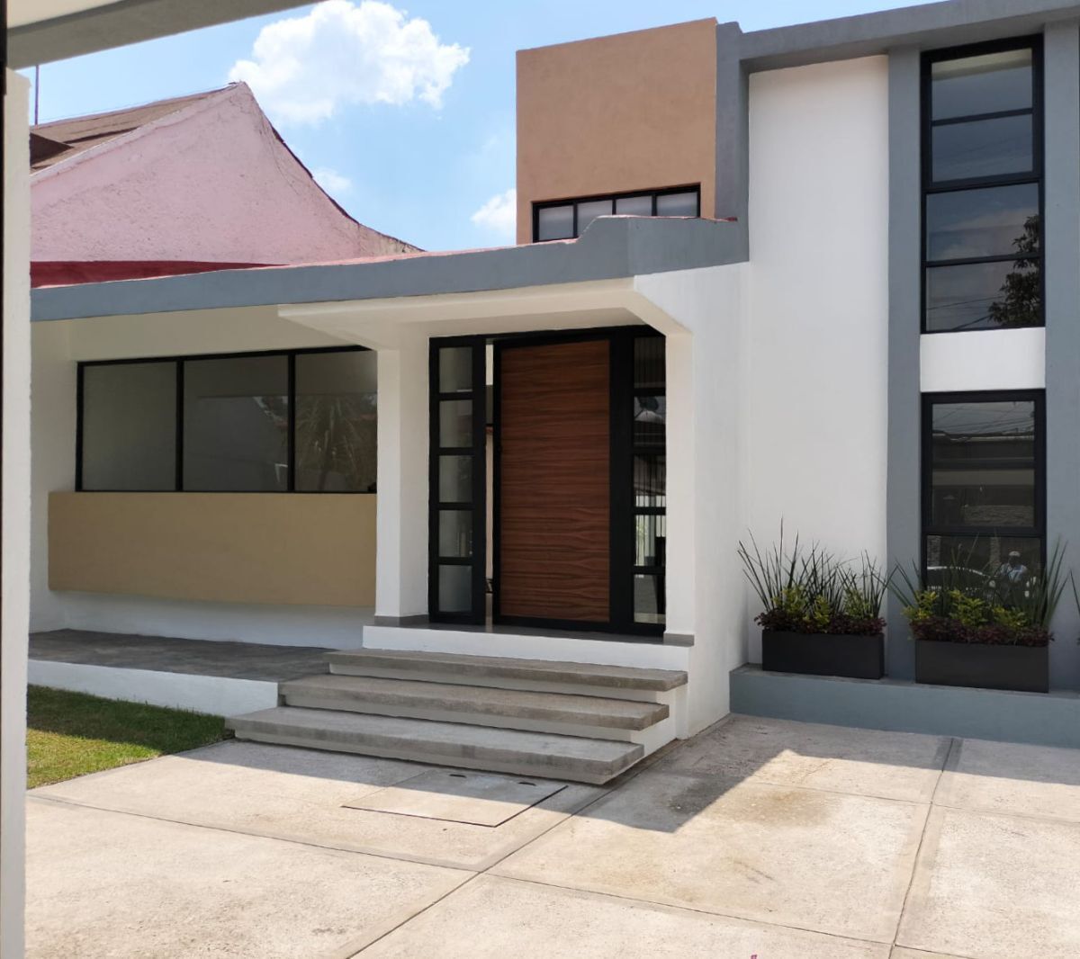 1 de 20: FACHADA
