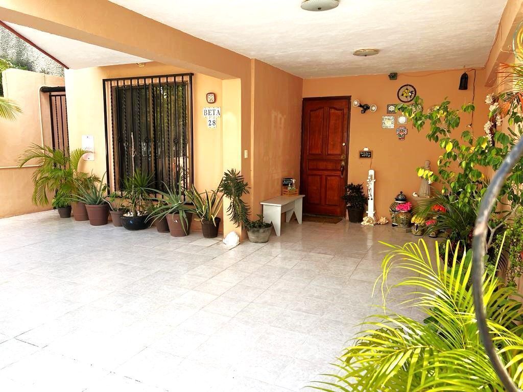 CASA EN VENTA EN CANCUN A 50 MTS DE LA PLAYA EL NIÑO. EN RESIDENCIAL. QROO