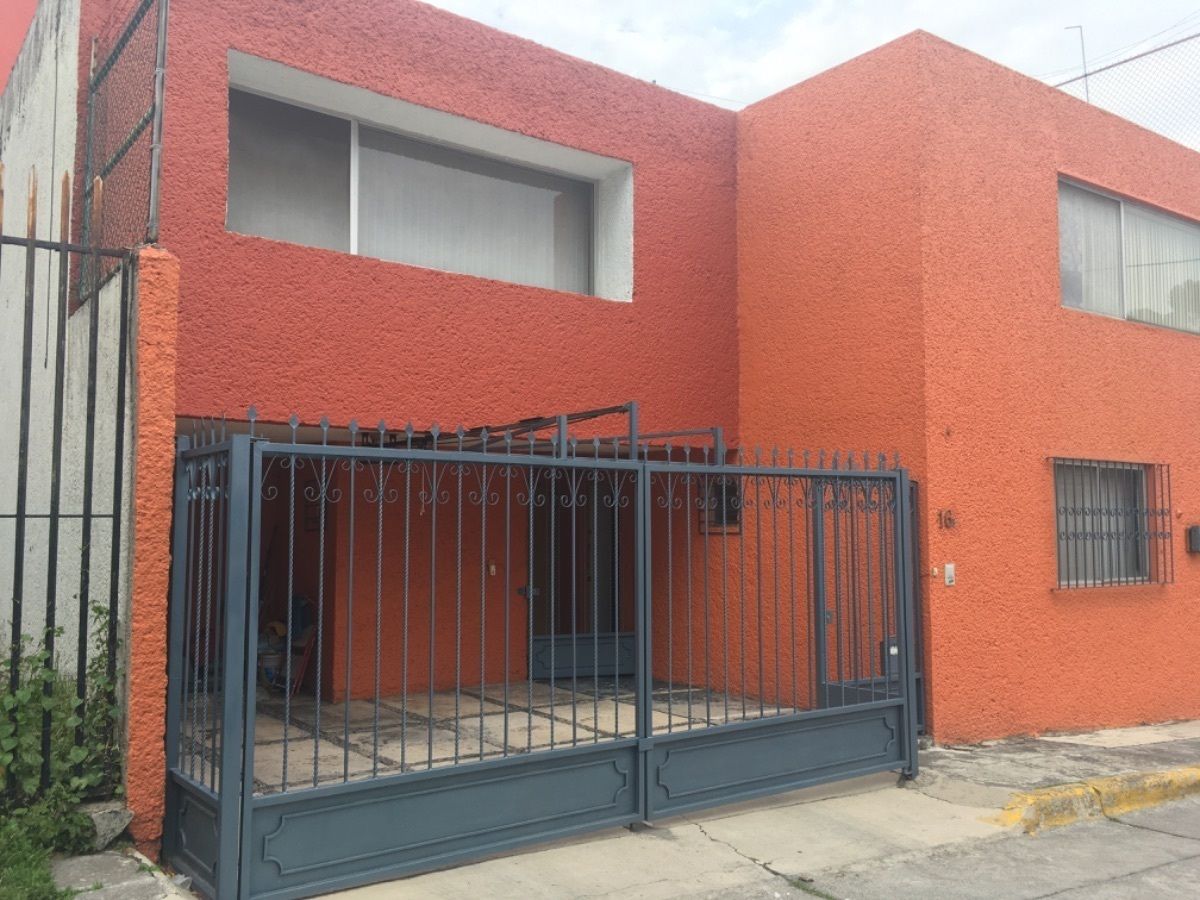 1 de 20: Fachada portón eléctrico para 2 autos adentro y 2 más afuera