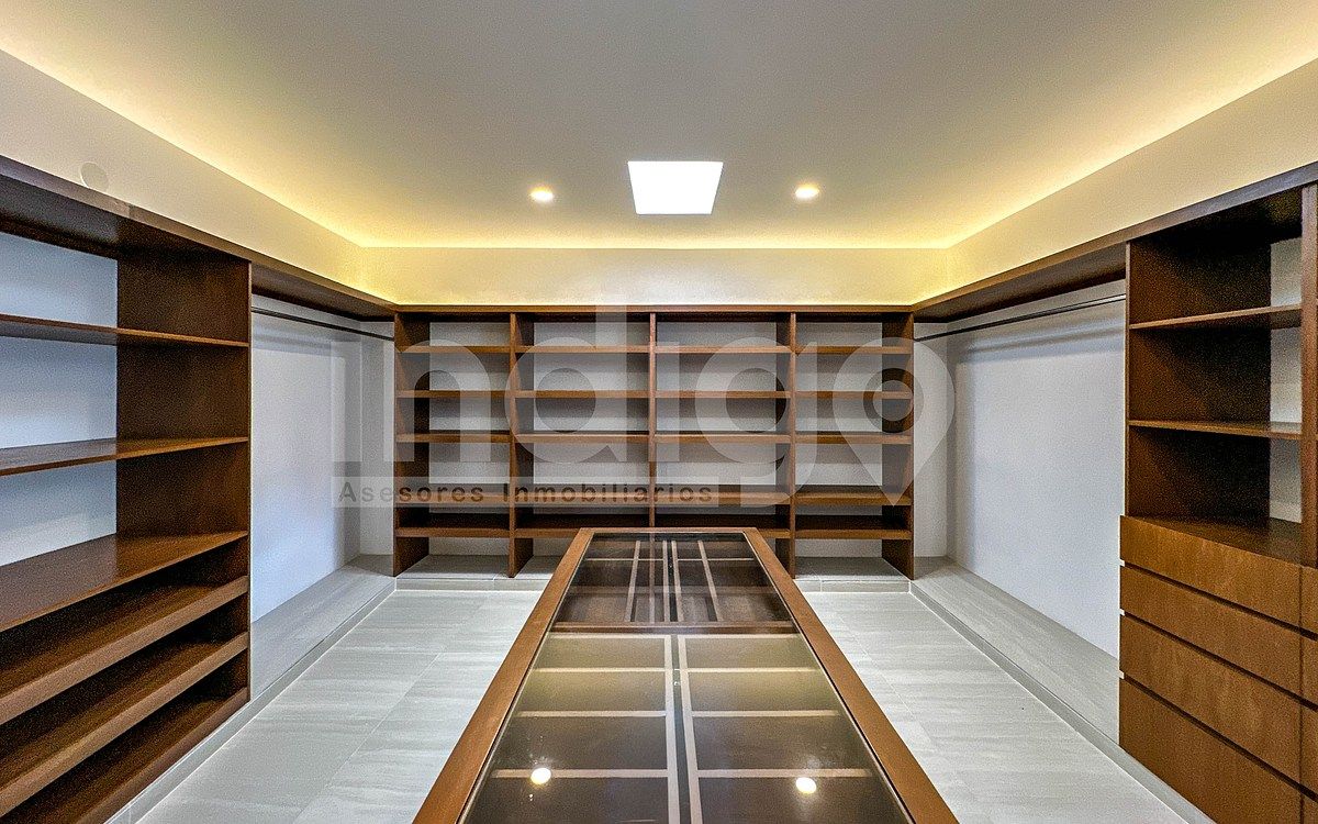 27 de 49: Vestidor Recámara Principal