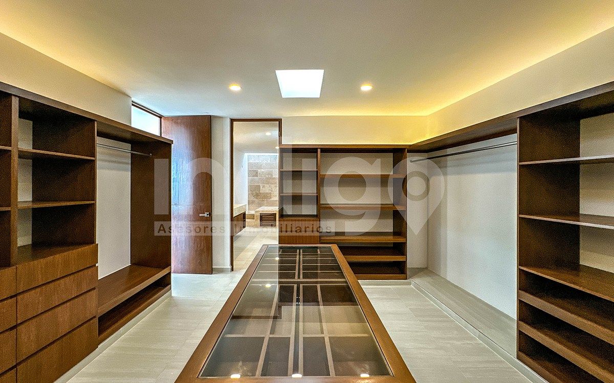 28 de 49: Vestidor Recámara Principal