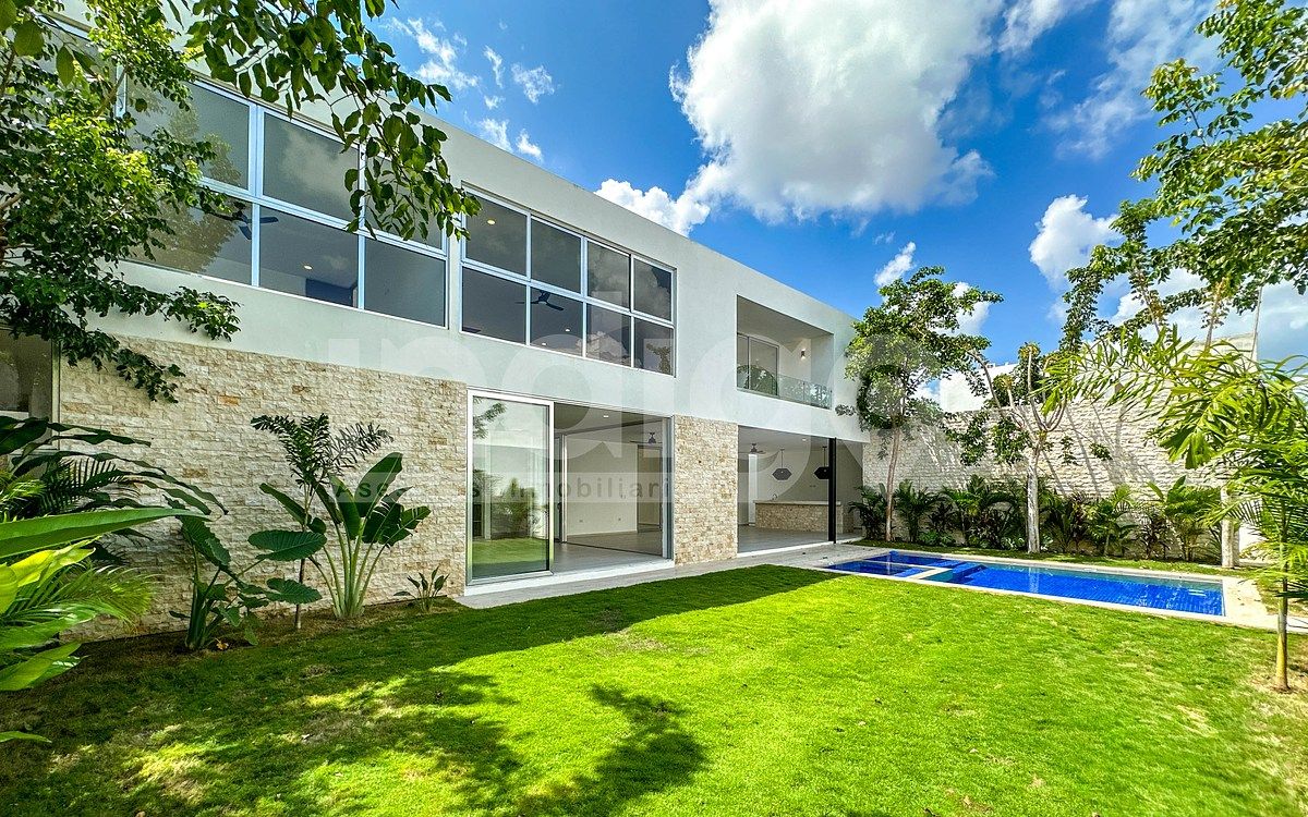 2 de 49: Fachada Interior