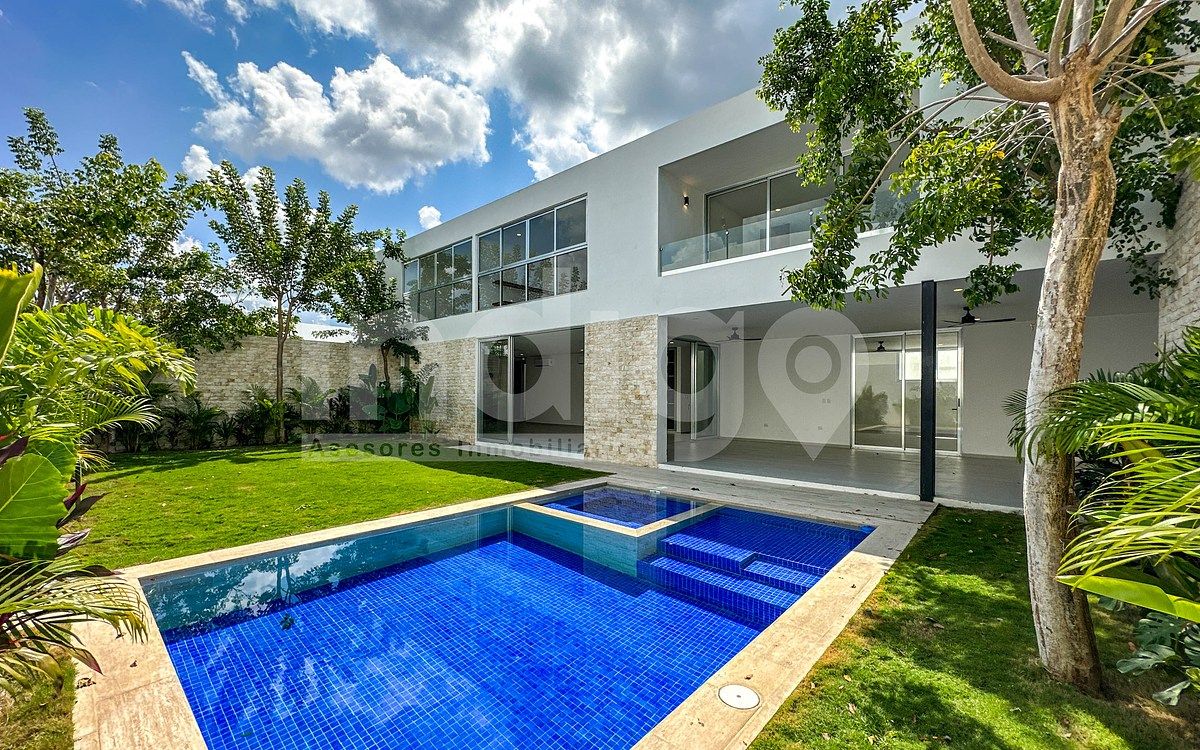 Casa en Venta en Mérida, Privada El Origen, Modelo 659