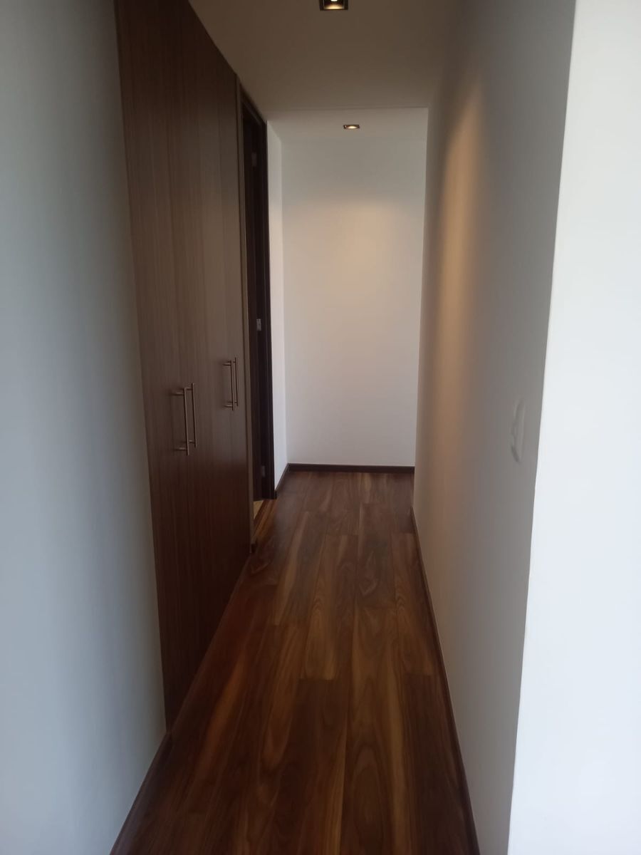 3 de 19: Pasillo Recamaras