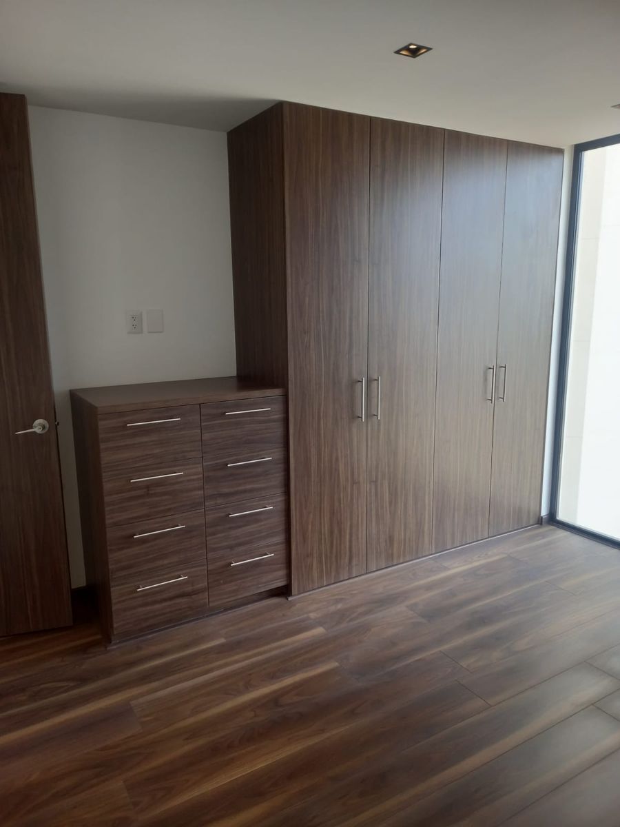 7 de 19: Recama Principal