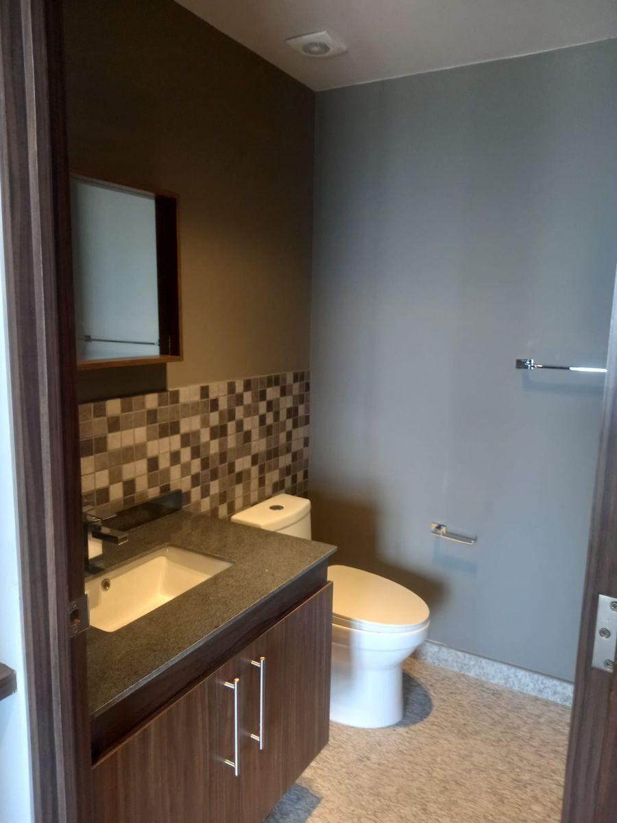 8 de 19: Baño completo Recamara Principal