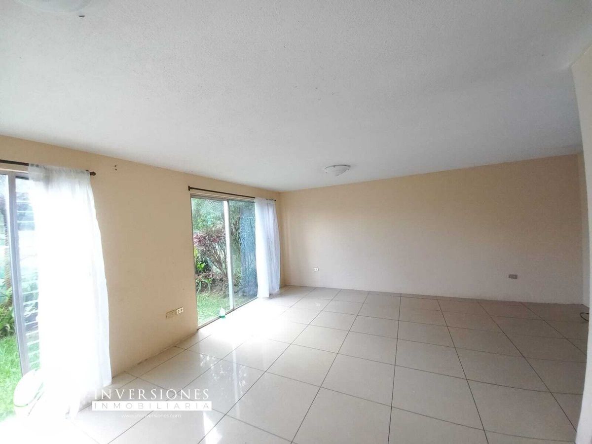 Casa en venta en zona 16 en condominio. - Image 2