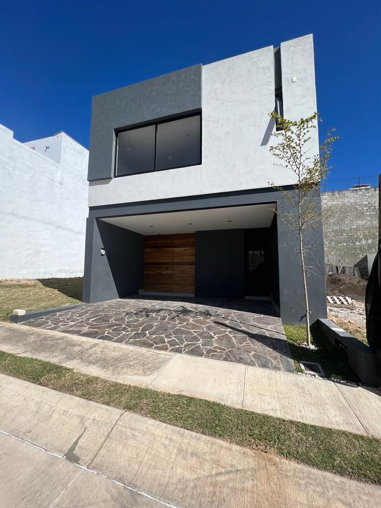 CASA EN VENTA EN  CON EXCELENTE UBICACION CAPITAL NORTE, foto 1 de 27