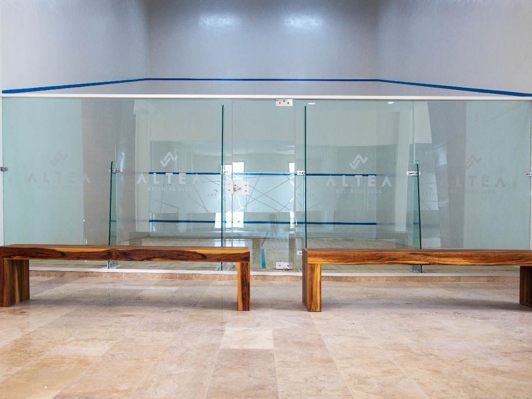 19 of 33: Cancha de squash