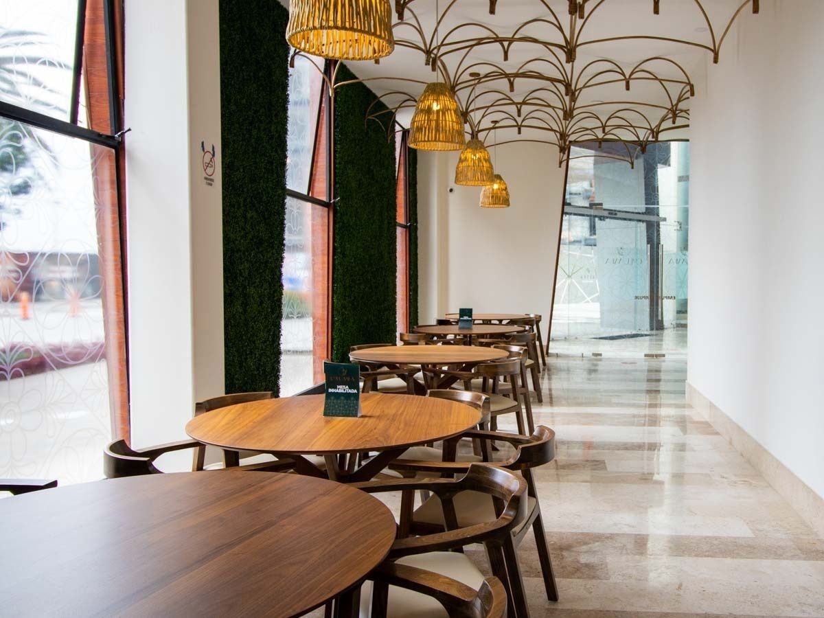 25 of 33: Restaurante Columba