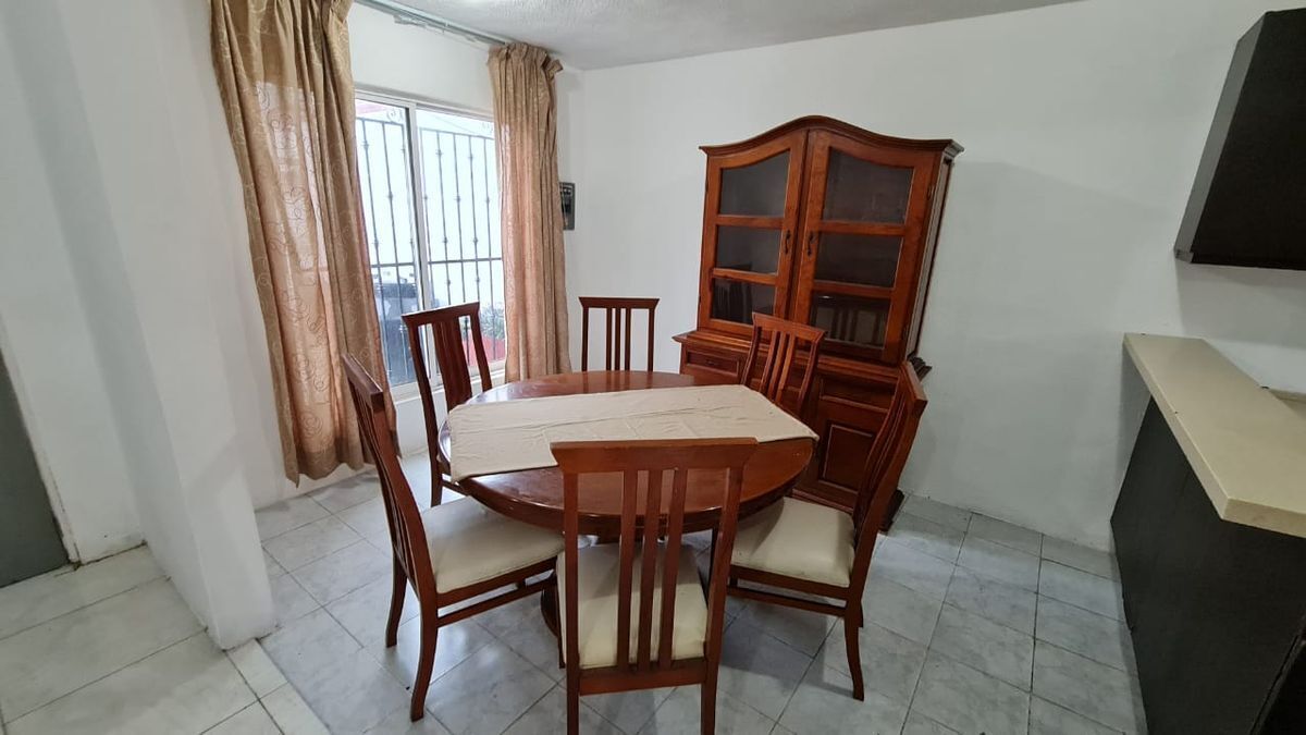 6 of 13: Comedor