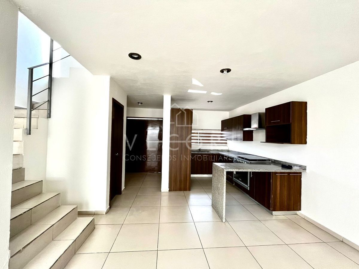 Casa en venta en La,Rua,Residencial, San agustin, Tlajomulco de Zúñiga,  Jalisco - Casas y Terrenos