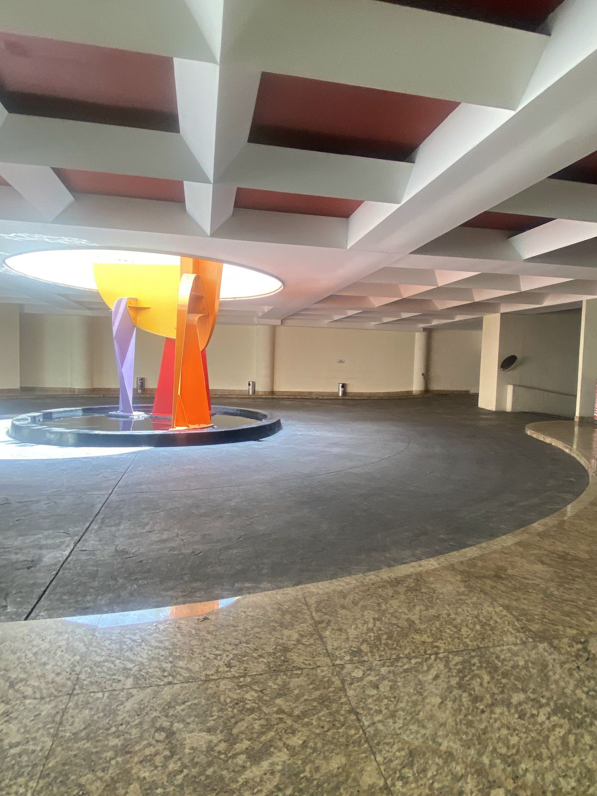 5 de 27: Motor Lobby