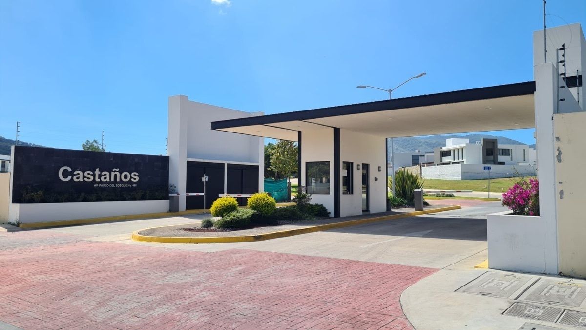2 de 7: ACCESO A COTO CASTAÑOS