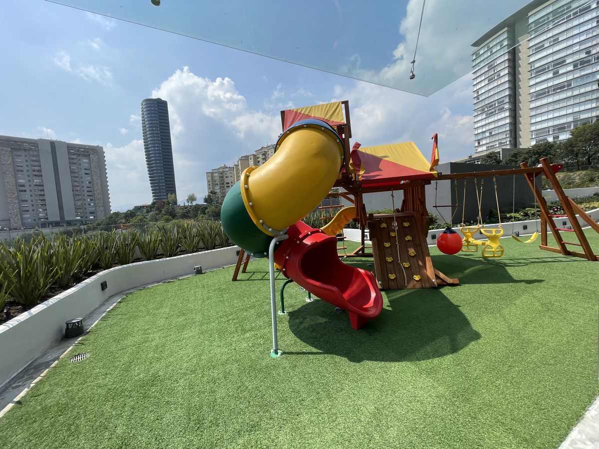 23 de 38: Area de juegos